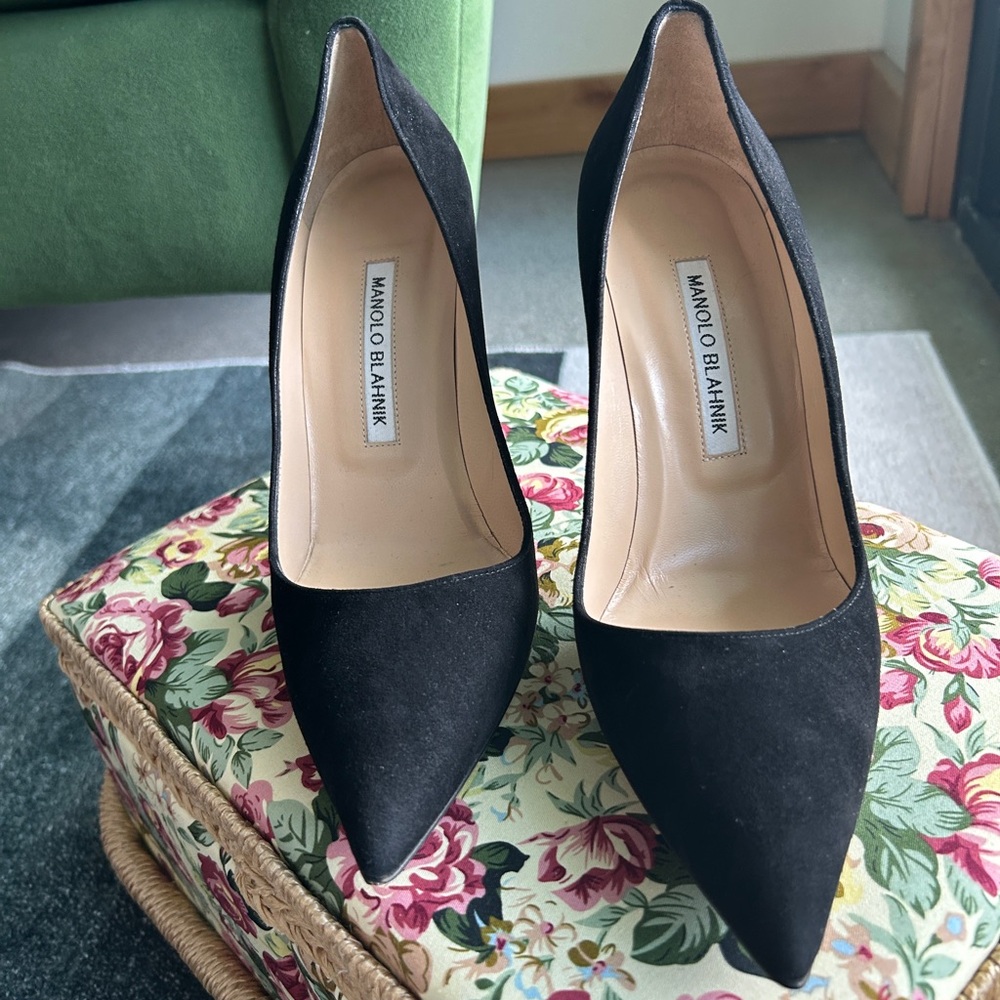Manolo Blahnik BB Pointed Toe Pumps